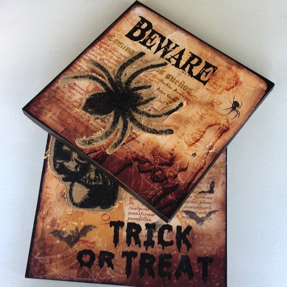 Halloween decor wall hanging set